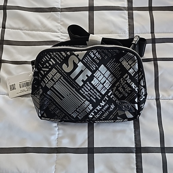 lululemon everywhere belt bag 1l printed Lululemon Everywhere Belt Bag 1l